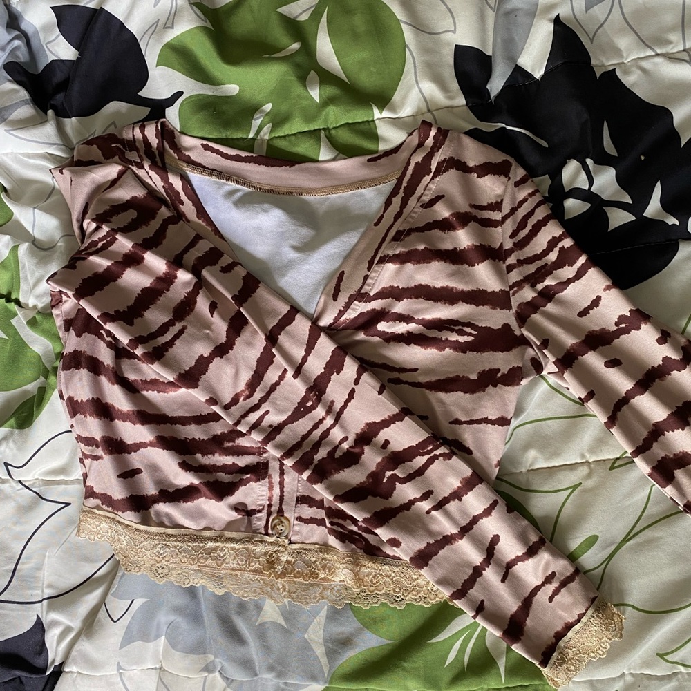 Women’s Crop Top V-Neck Lace Trim